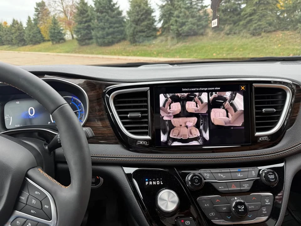 2023 Chrysler - Image 6 of 11