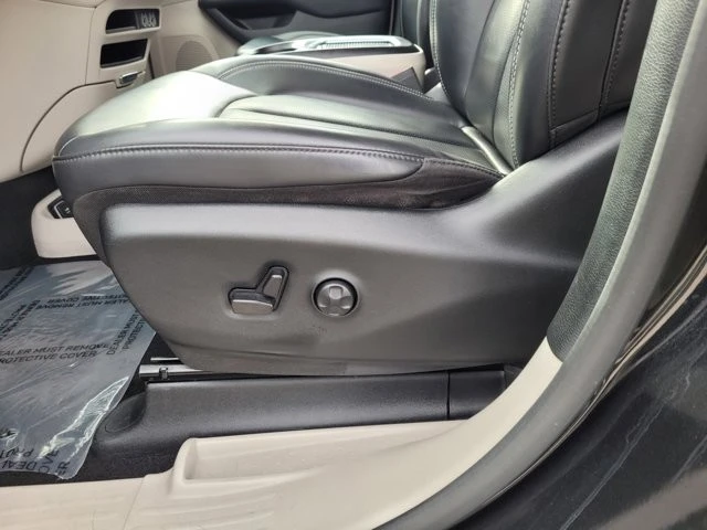 2023 Chrysler - Image 11 of 12