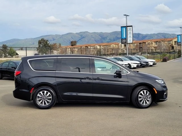 2023 Chrysler - Image 4 of 12