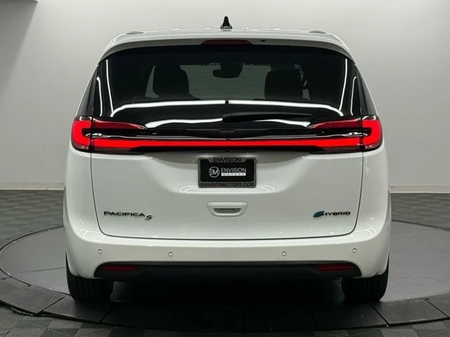 2023 Chrysler - Image 7 of 12