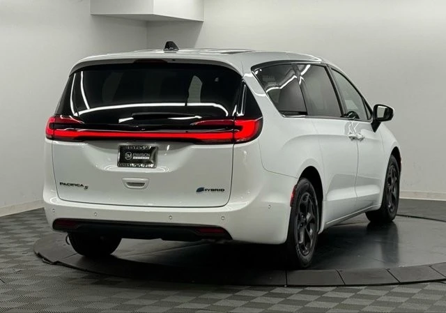 2023 Chrysler - Image 6 of 12