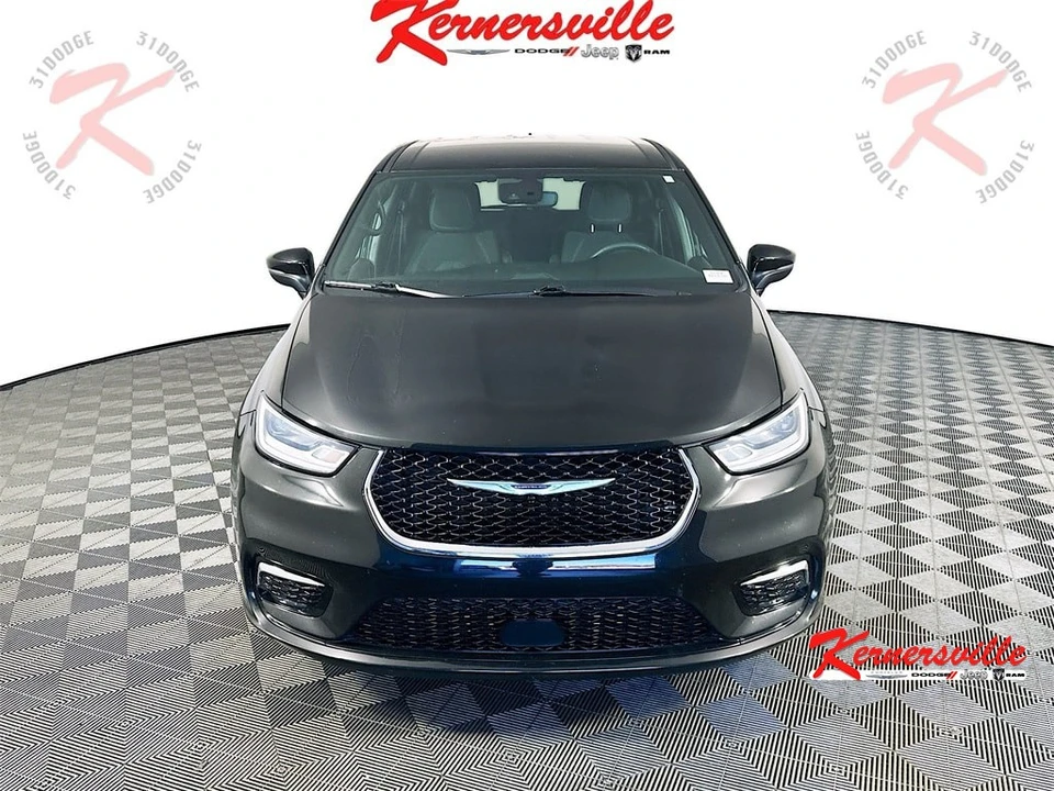 2023 Chrysler - Image 2 of 12
