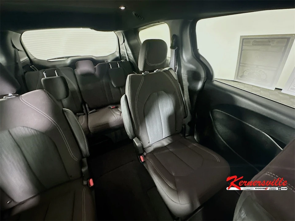 2023 Chrysler - Image 14 of 21