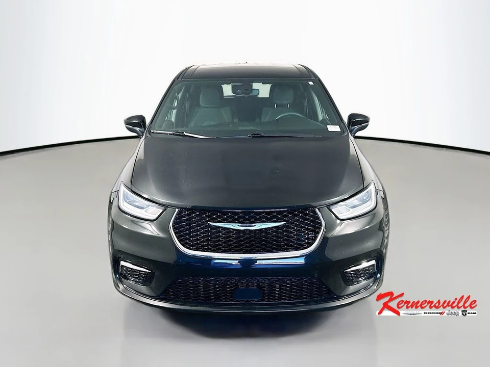 2023 Chrysler - Image 2 of 21