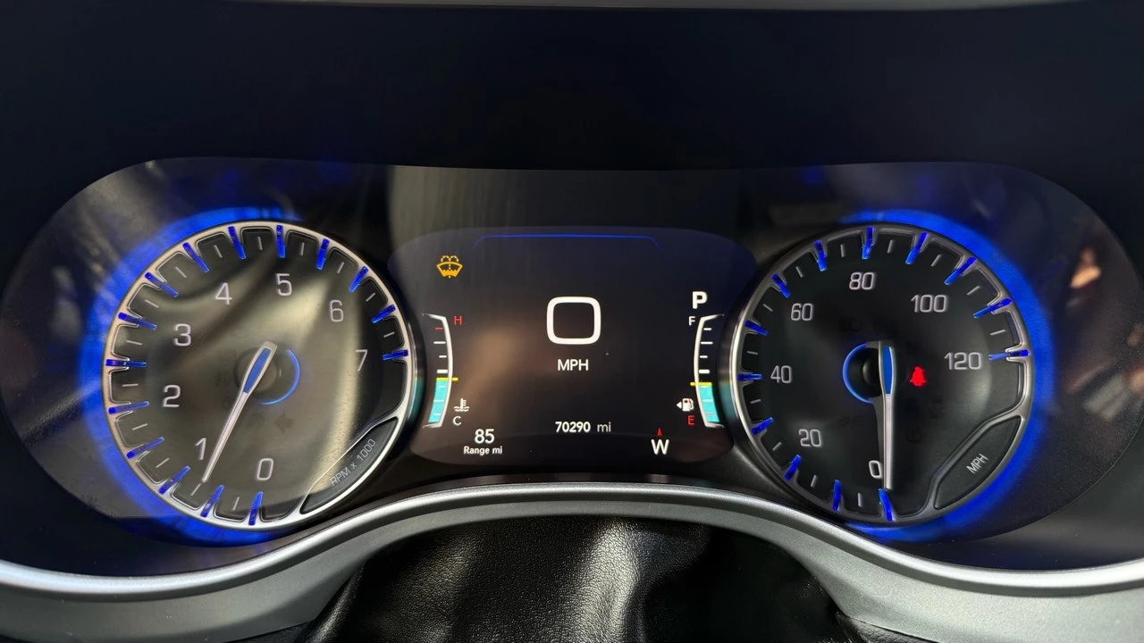 2023 Chrysler - Image 15 of 21
