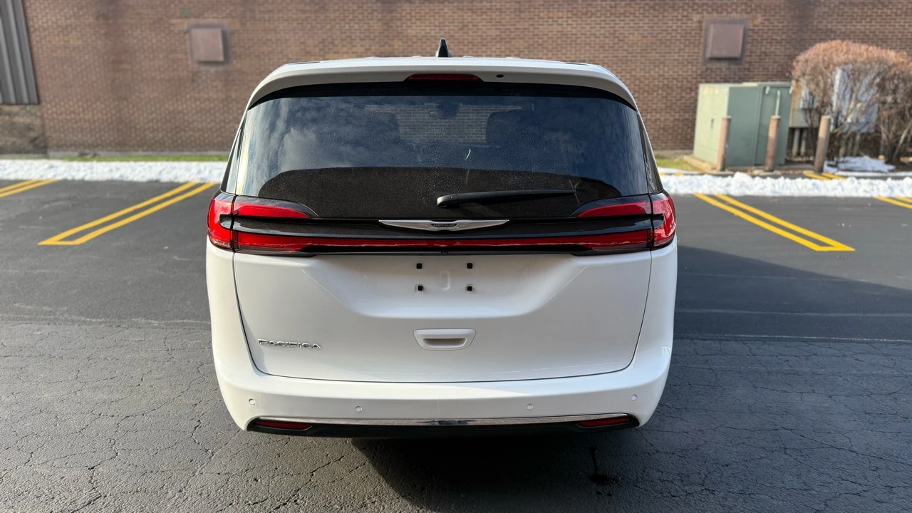 2023 Chrysler - Image 6 of 21