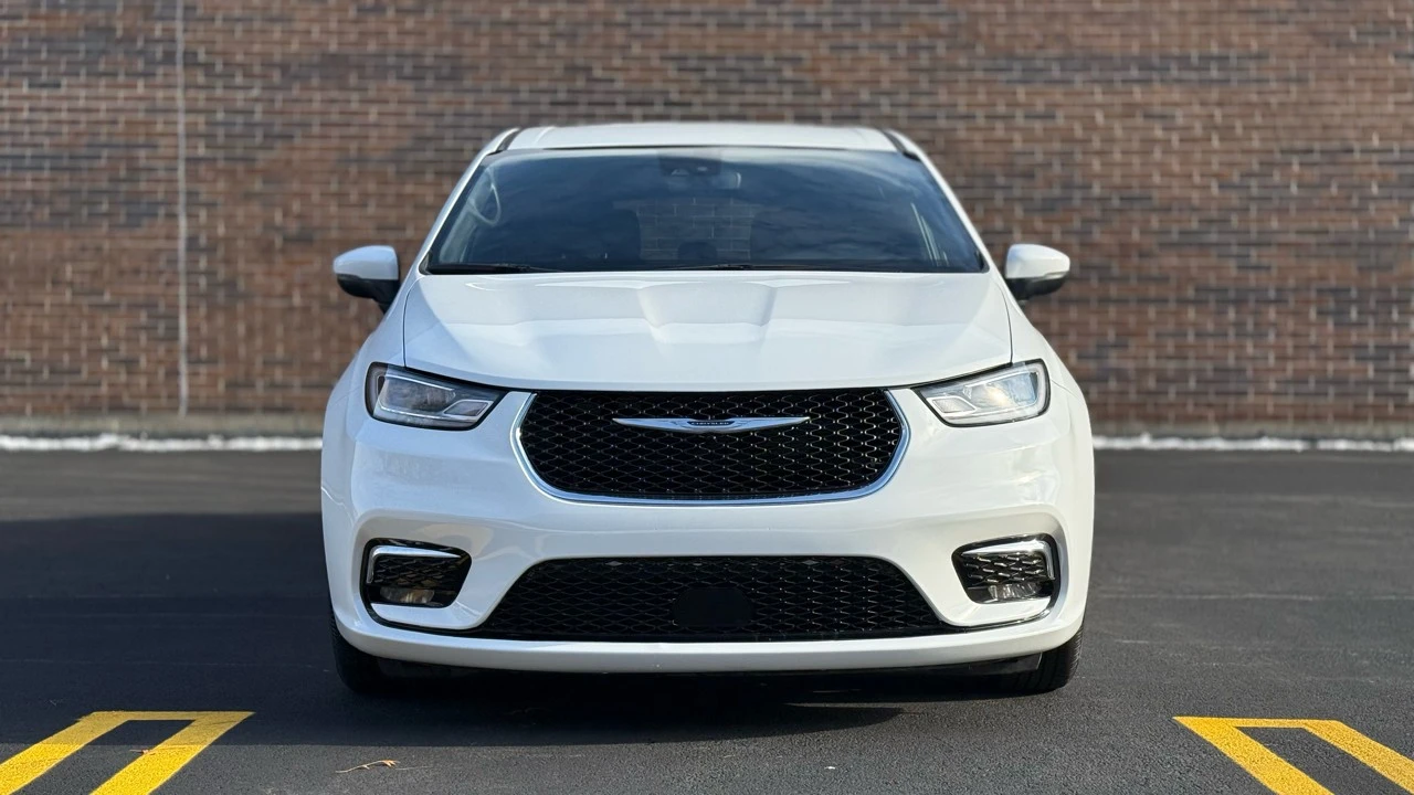 2023 Chrysler - Image 2 of 21