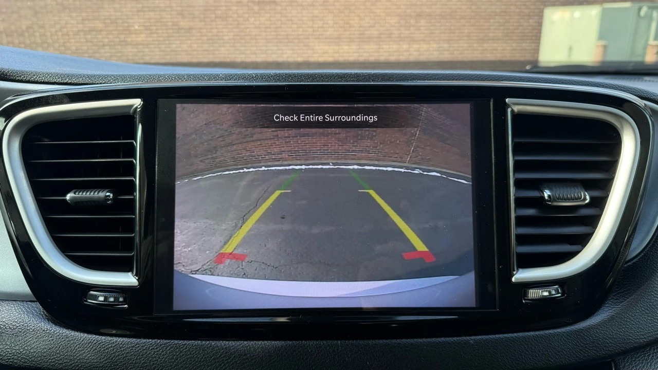 2023 Chrysler - Image 18 of 21