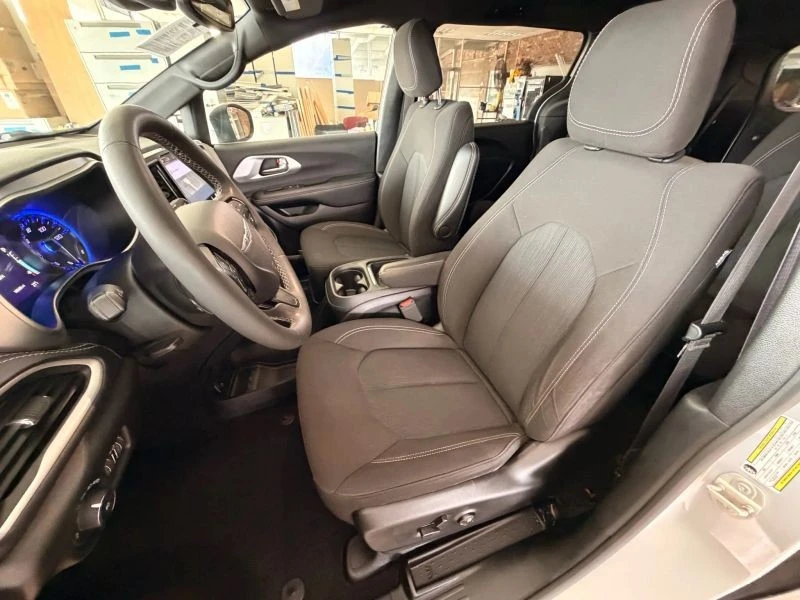 2023 Chrysler - Image 11 of 12