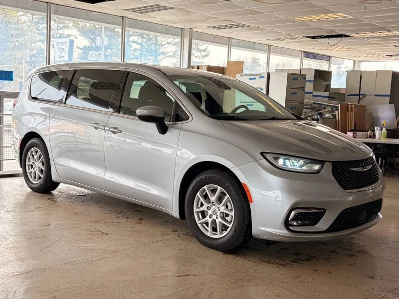 2023 Chrysler - Image 6 of 12