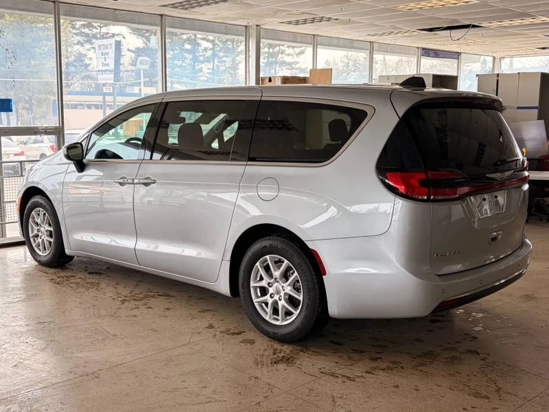 2023 Chrysler - Image 8 of 12