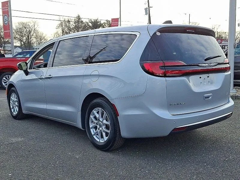 2023 Chrysler - Image 5 of 12