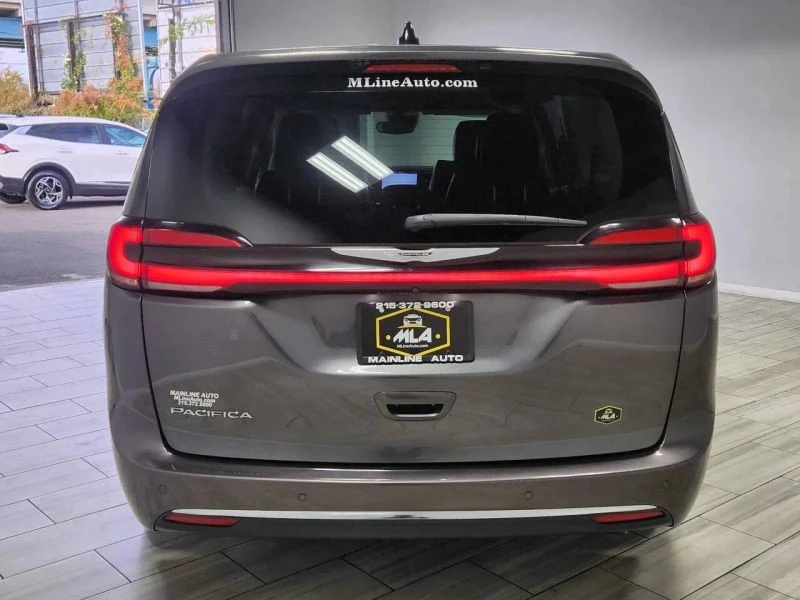 2023 Chrysler - Image 4 of 12