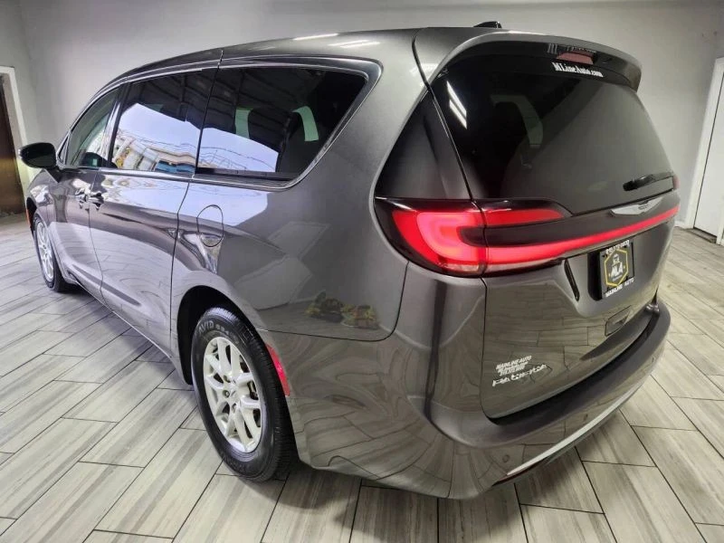 2023 Chrysler - Image 3 of 12