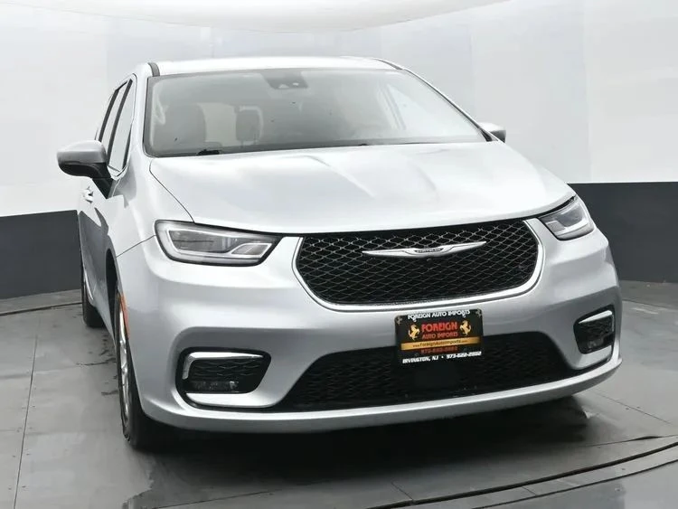 2023 Chrysler - Image 3 of 12