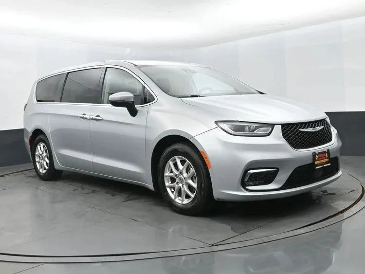 2023 Chrysler - Image 2 of 12