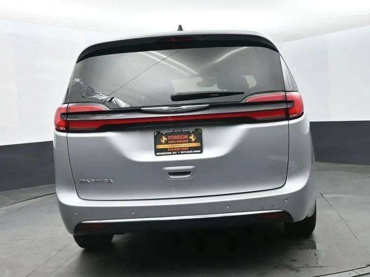 2023 Chrysler - Image 8 of 12