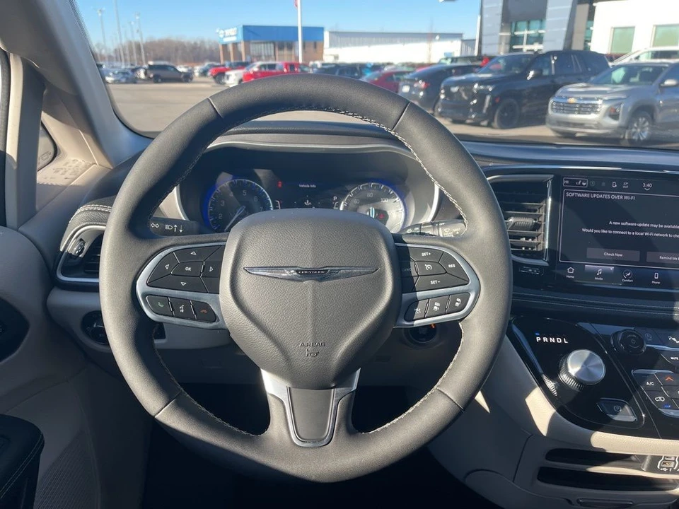 2023 Chrysler - Image 18 of 21