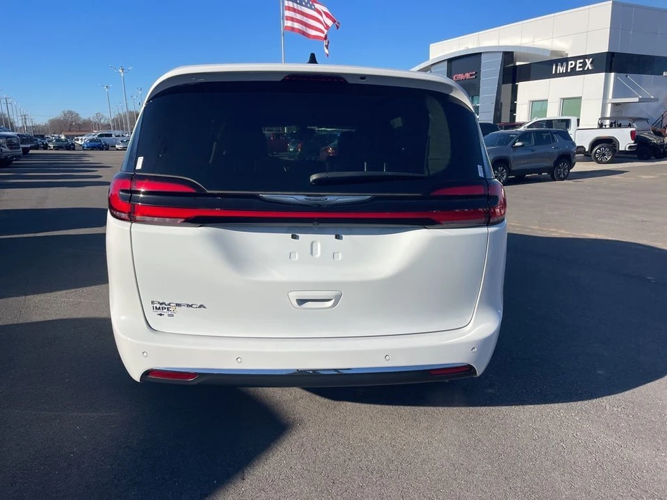 2023 Chrysler - Image 4 of 21