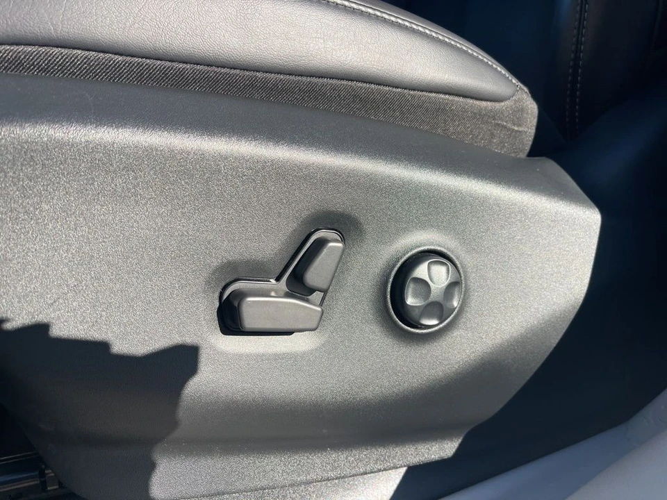 2023 Chrysler - Image 12 of 12