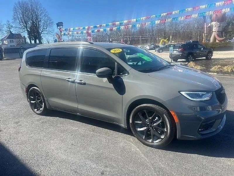 2023 Chrysler - Image 2 of 12