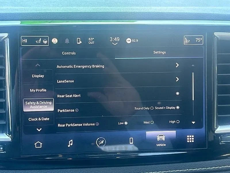 2023 Chrysler - Image 11 of 12