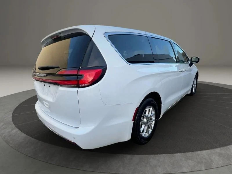 2023 Chrysler - Image 4 of 12