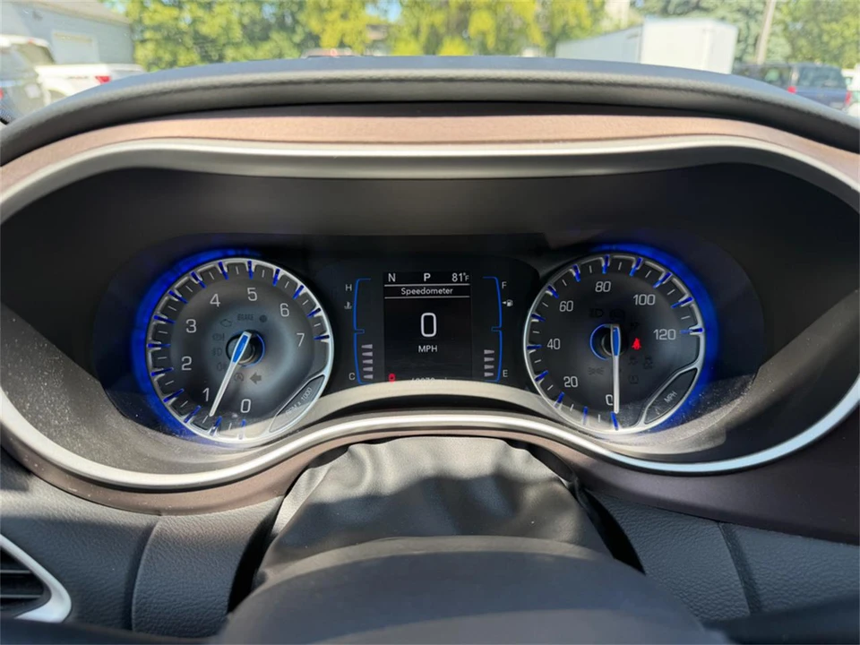 2023 Chrysler Town & Country - Image 20 of 31