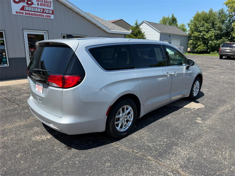 2023 Chrysler Town & Country - Image 12 of 31