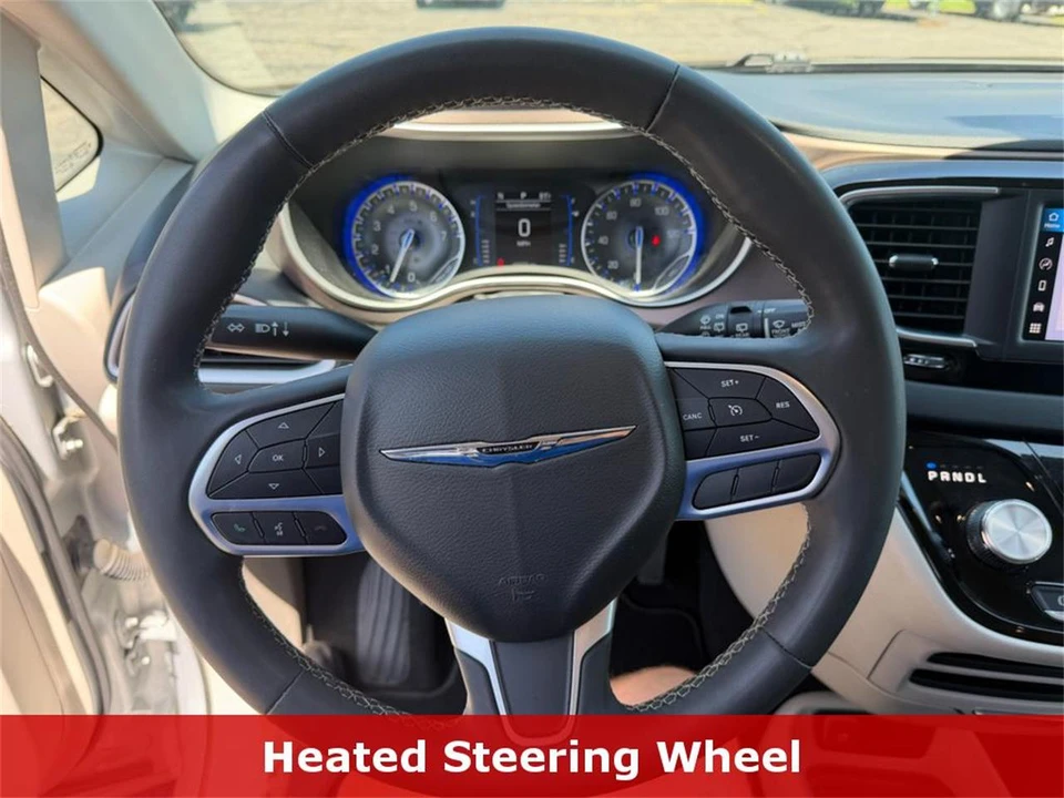 2023 Chrysler Town & Country - Image 19 of 31