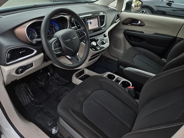 2023 Chrysler - Image 8 of 21
