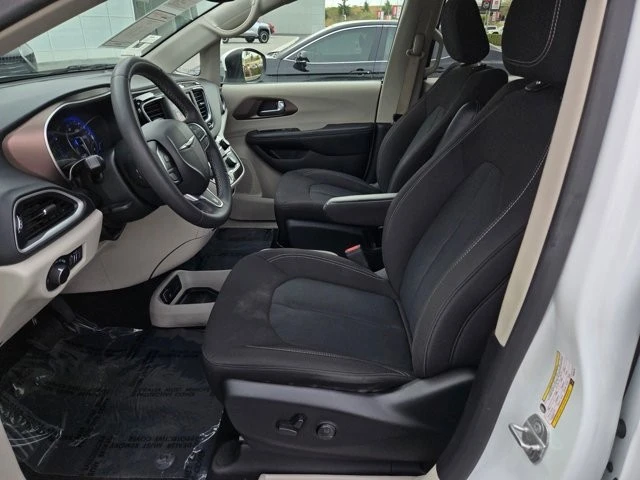 2023 Chrysler - Image 16 of 21