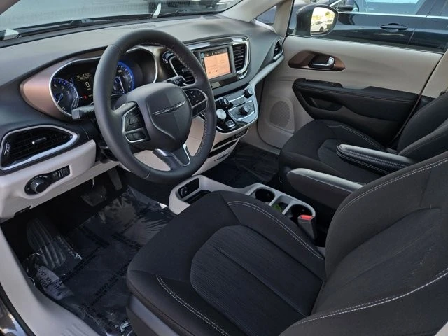 2023 Chrysler - Image 8 of 21