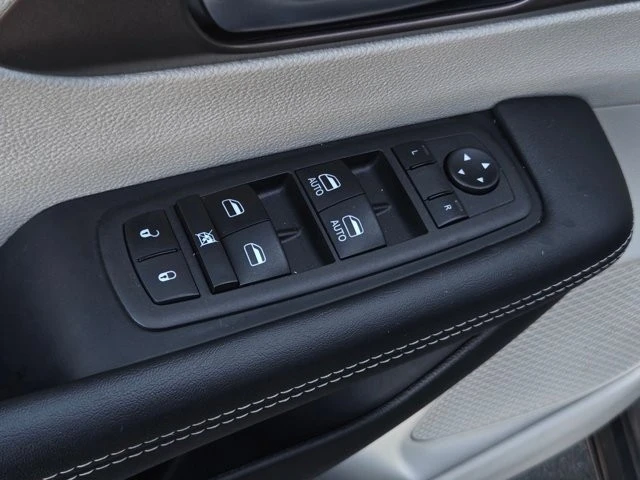 2023 Chrysler - Image 10 of 21
