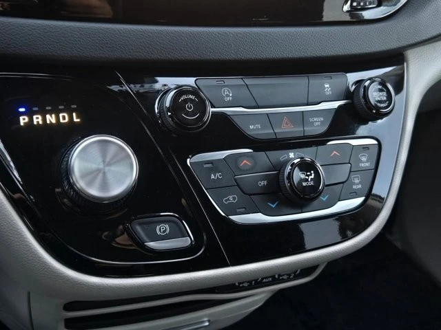 2023 Chrysler - Image 17 of 21