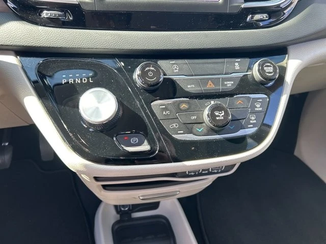 2023 Chrysler - Image 7 of 12