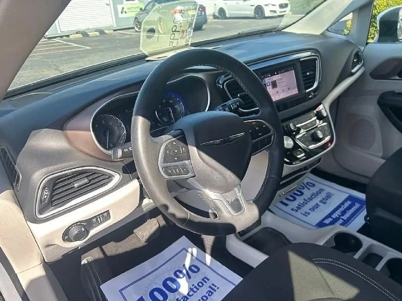 2023 Chrysler - Image 6 of 12