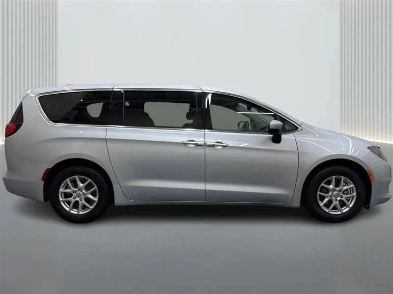 2023 Chrysler - Image 6 of 12