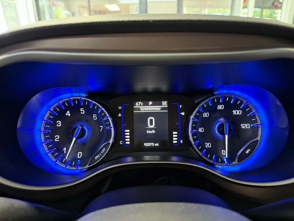 2023 Chrysler - Image 17 of 21