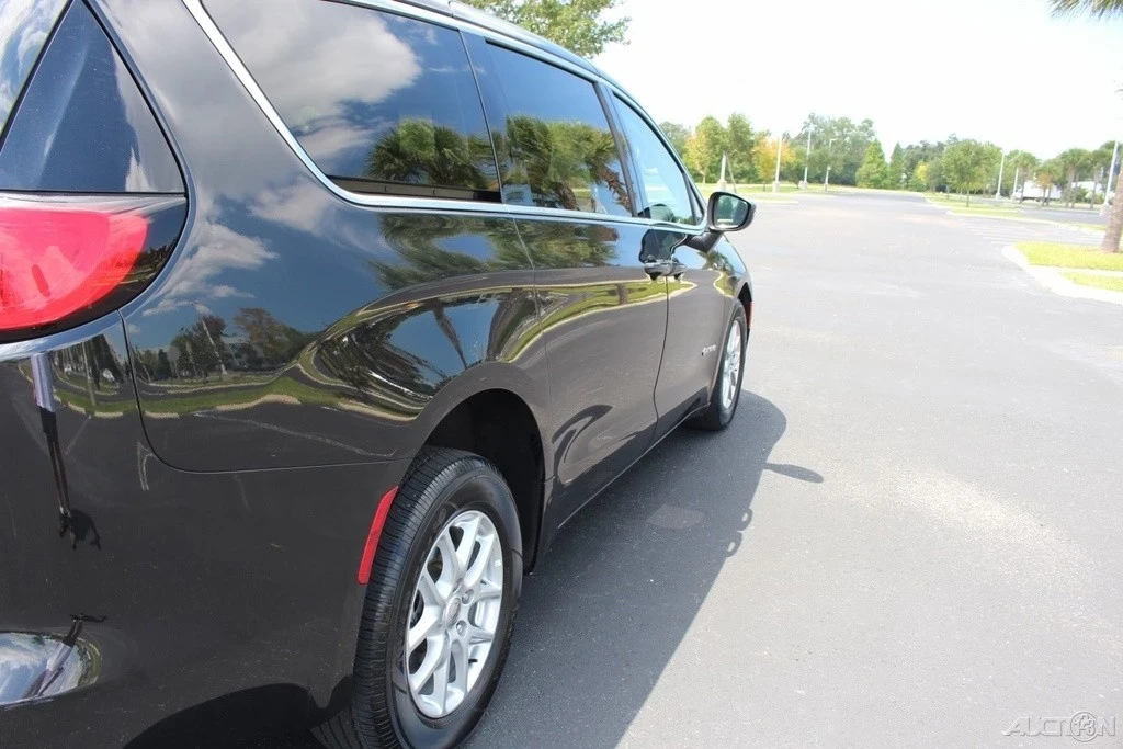 2023 Chrysler - Image 18 of 21