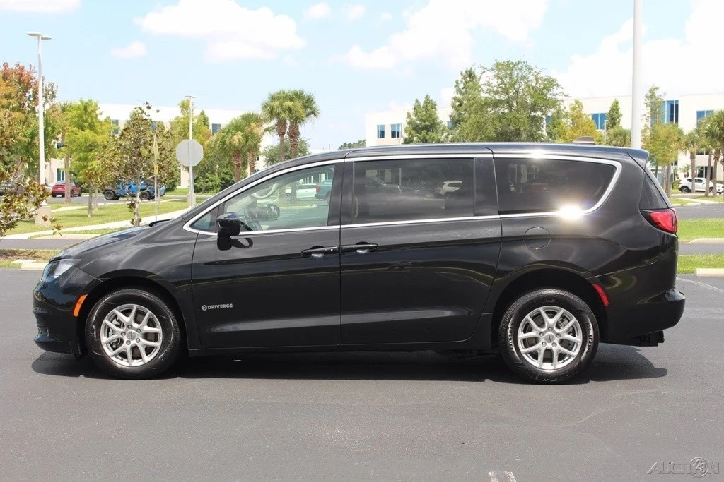 2023 Chrysler - Image 12 of 21
