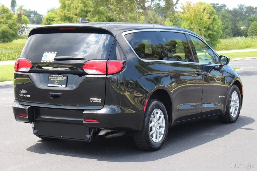 2023 Chrysler - Image 15 of 21