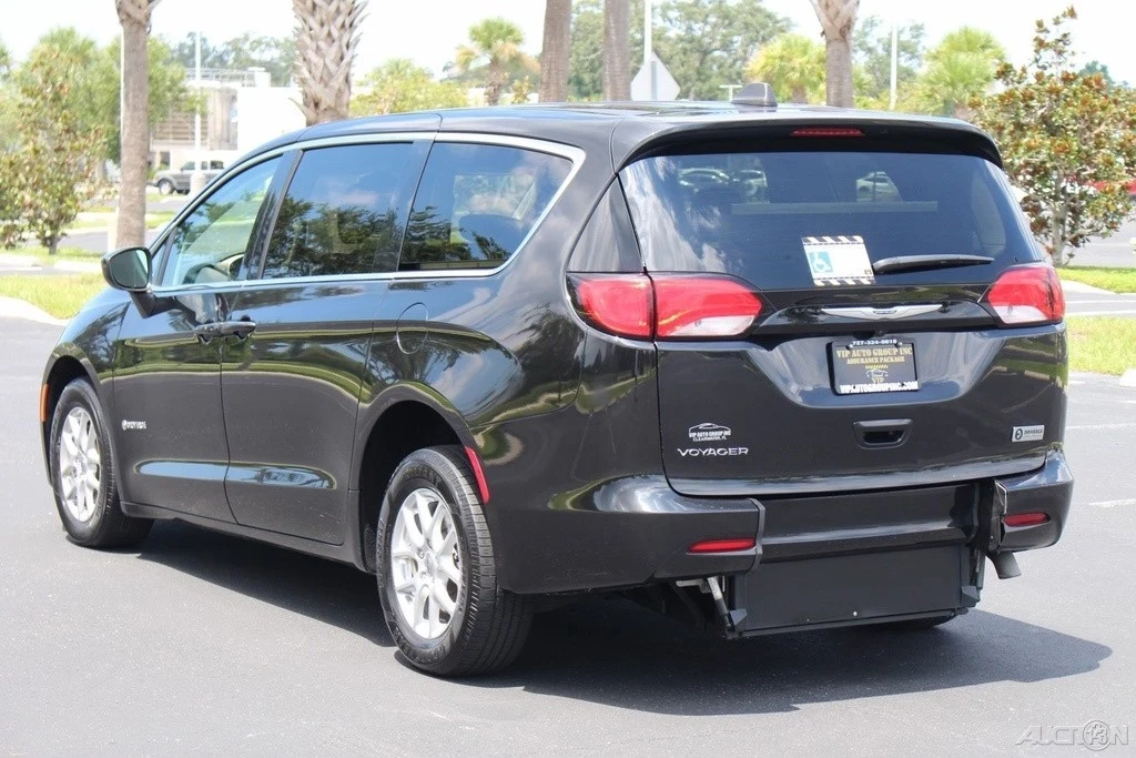 2023 Chrysler - Image 13 of 21