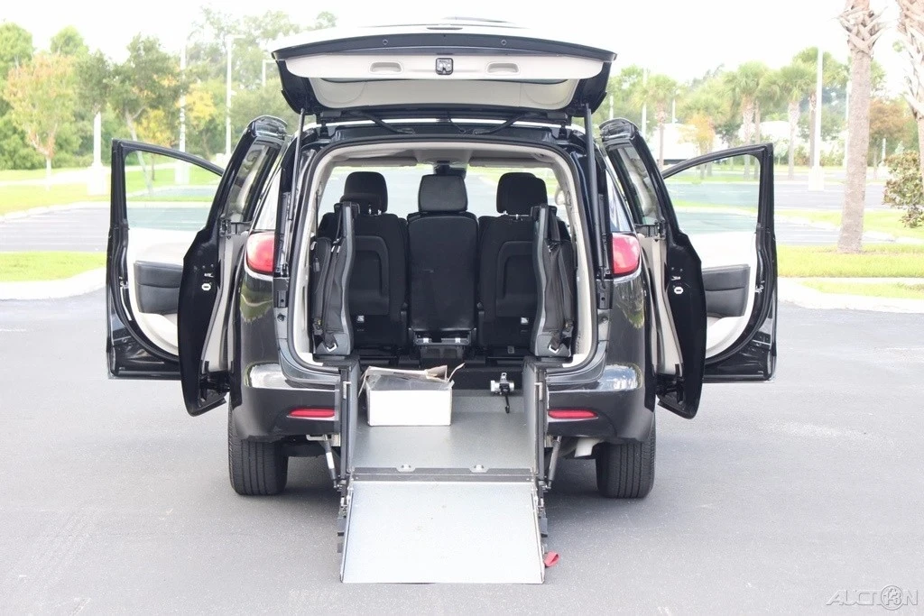 2023 Chrysler - Image 6 of 21
