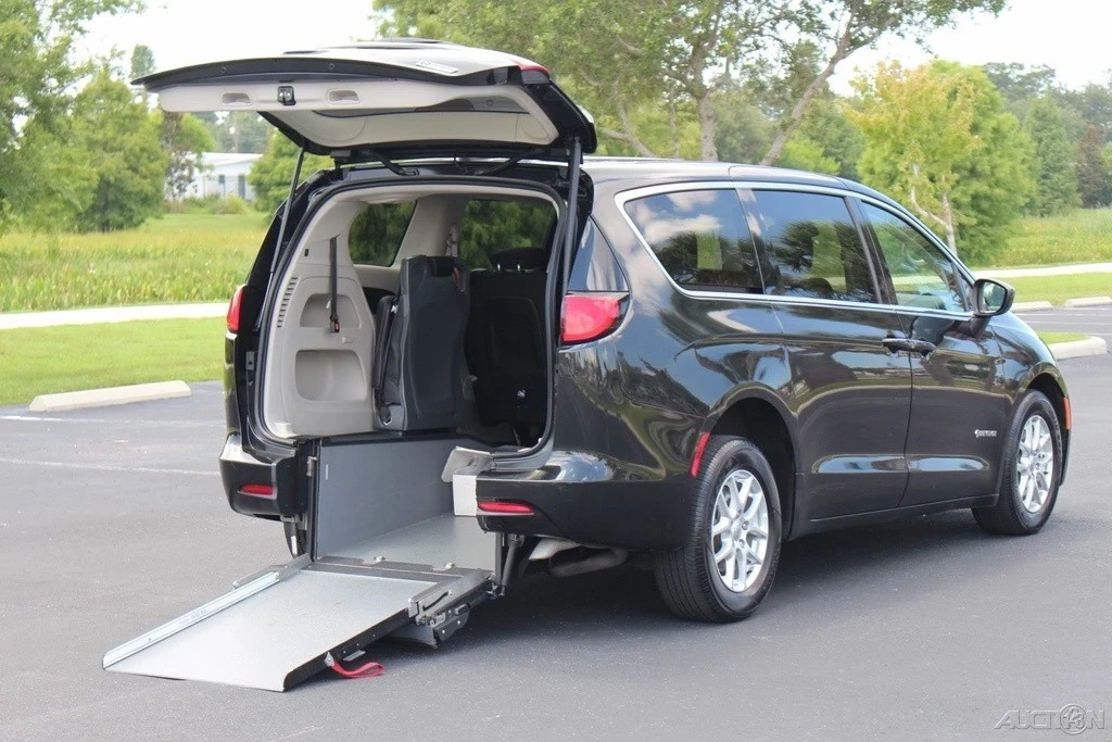 2023 Chrysler - Image 3 of 21