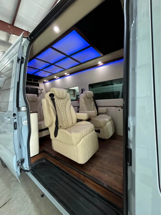 2023 Mercedes-Benz VS30 Sprinter - Image 18 of 19