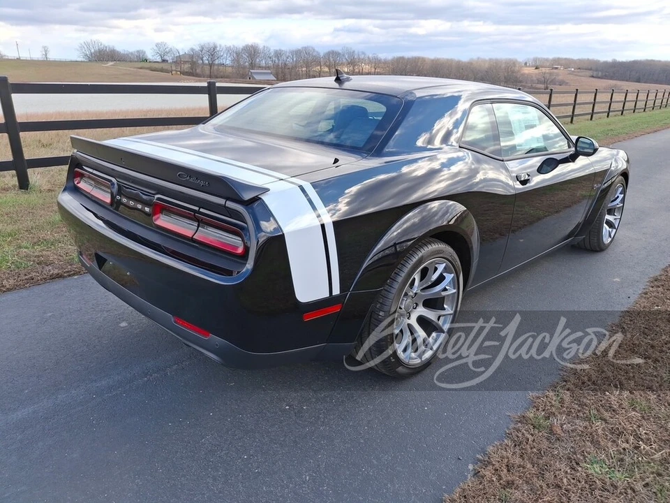 2023 Dodge Challenger SRT Hellcat 3rd Gen - Image 11 of 16