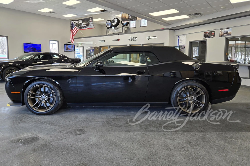 2023 Dodge Challenger SRT Hellcat 3rd Gen - Image 17 of 18