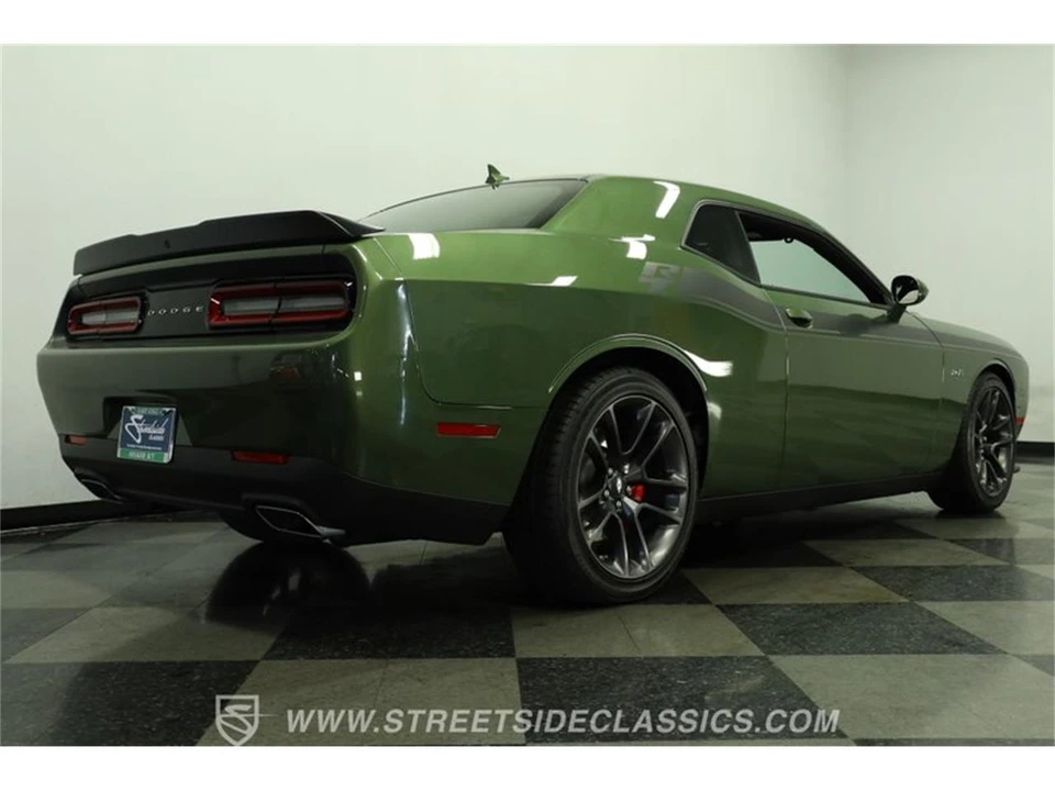 2023 Dodge Challenger 3rd Gen - Image 25 of 31