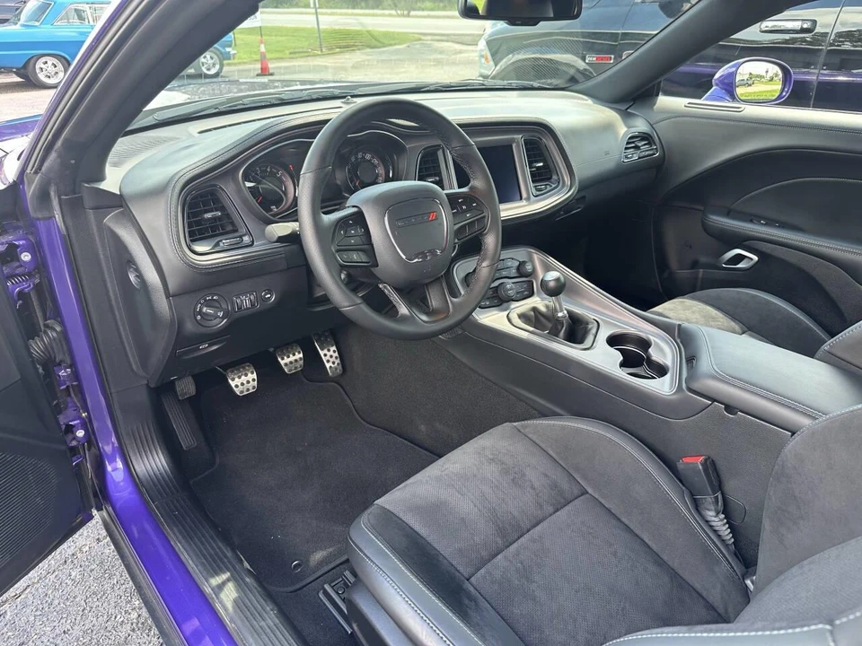2023 Dodge Challenger 3rd Gen - Image 14 of 31